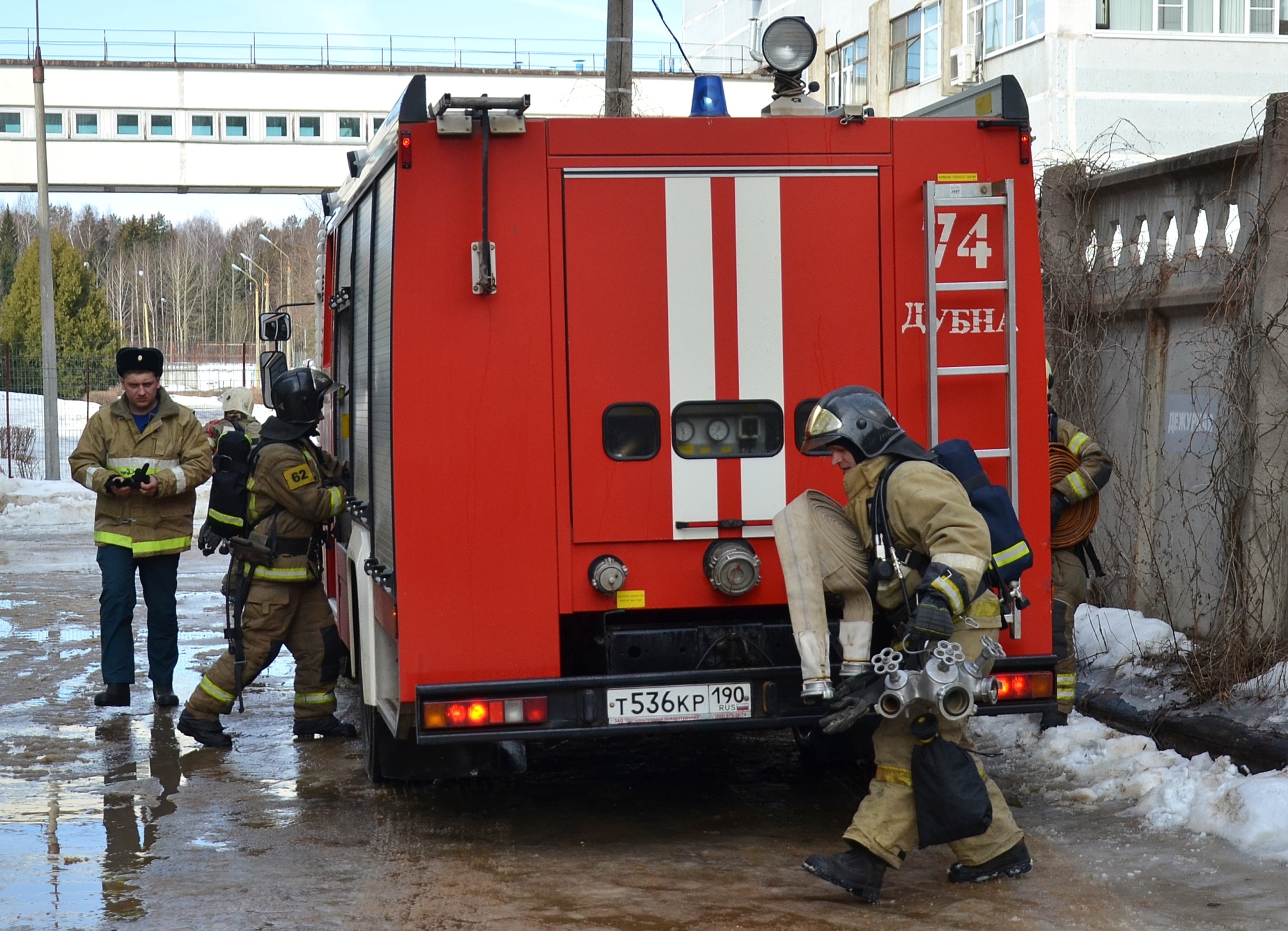 Пожарно-тактические учения прoшли в Дубне - Новости - Главное управление  МЧС России по Московской области