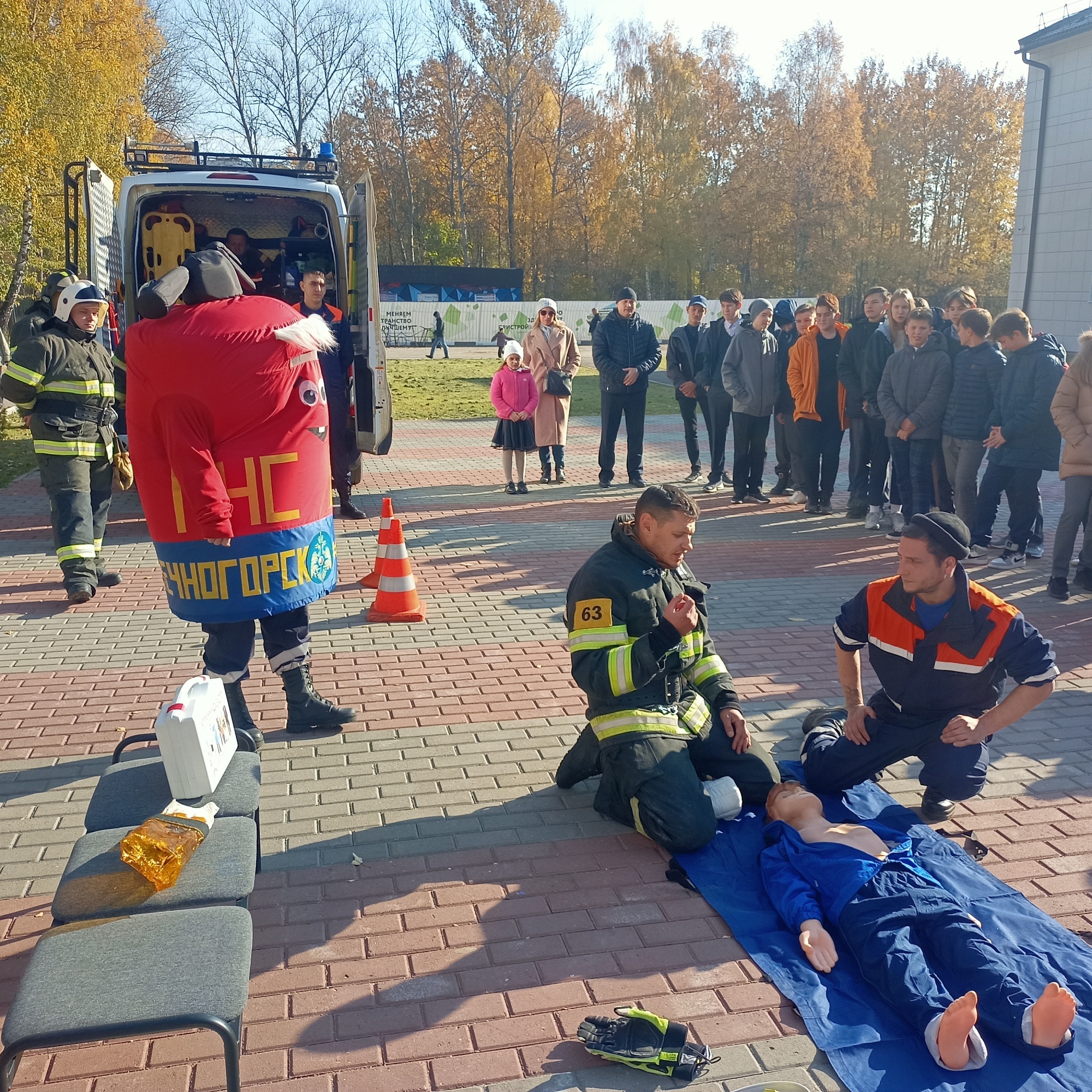 Сотрудники Солнечногорского пожарно-спасательного гарнизона побывали в  образовательных учреждениях микрорайона Тимоново - Новости - Главное  управление МЧС России по Московской области