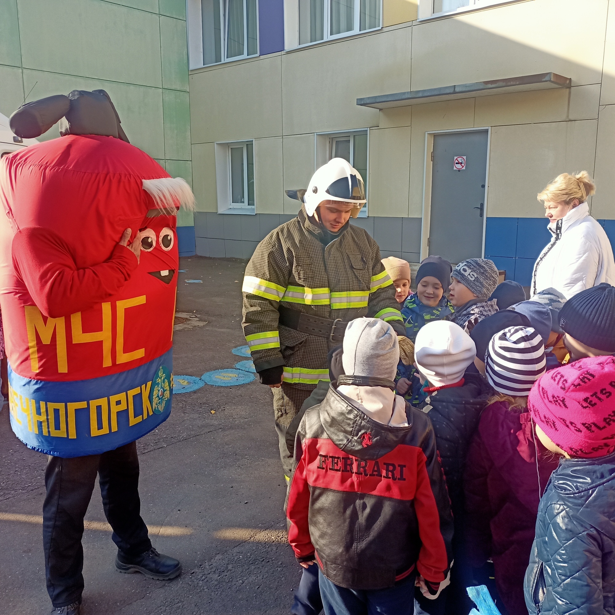 Сотрудники Солнечногорского пожарно-спасательного гарнизона побывали в  образовательных учреждениях микрорайона Тимоново - Новости - Главное  управление МЧС России по Московской области