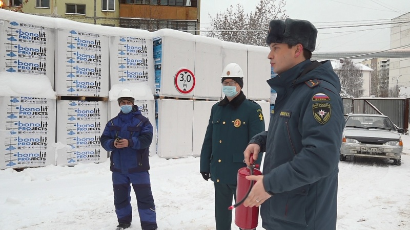 Сотрудники МЧС совместно с инспекторами стройнадзора проводят обследования стройплощадок Подмосковья