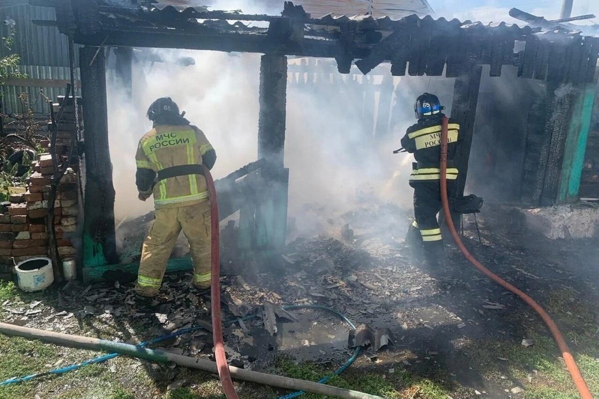 Пожар в посаде сегодня. Пожар Сергиев Посад. Пожар Сергиев Посад сегодня. Пожар в Сергиевом Посаде сейчас. Пожары в Ерёмино Сергиев Посад.