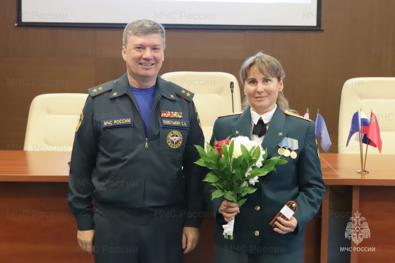 Сотрудникам Главного управления присвоены новые звания и вручены ведомственные награды