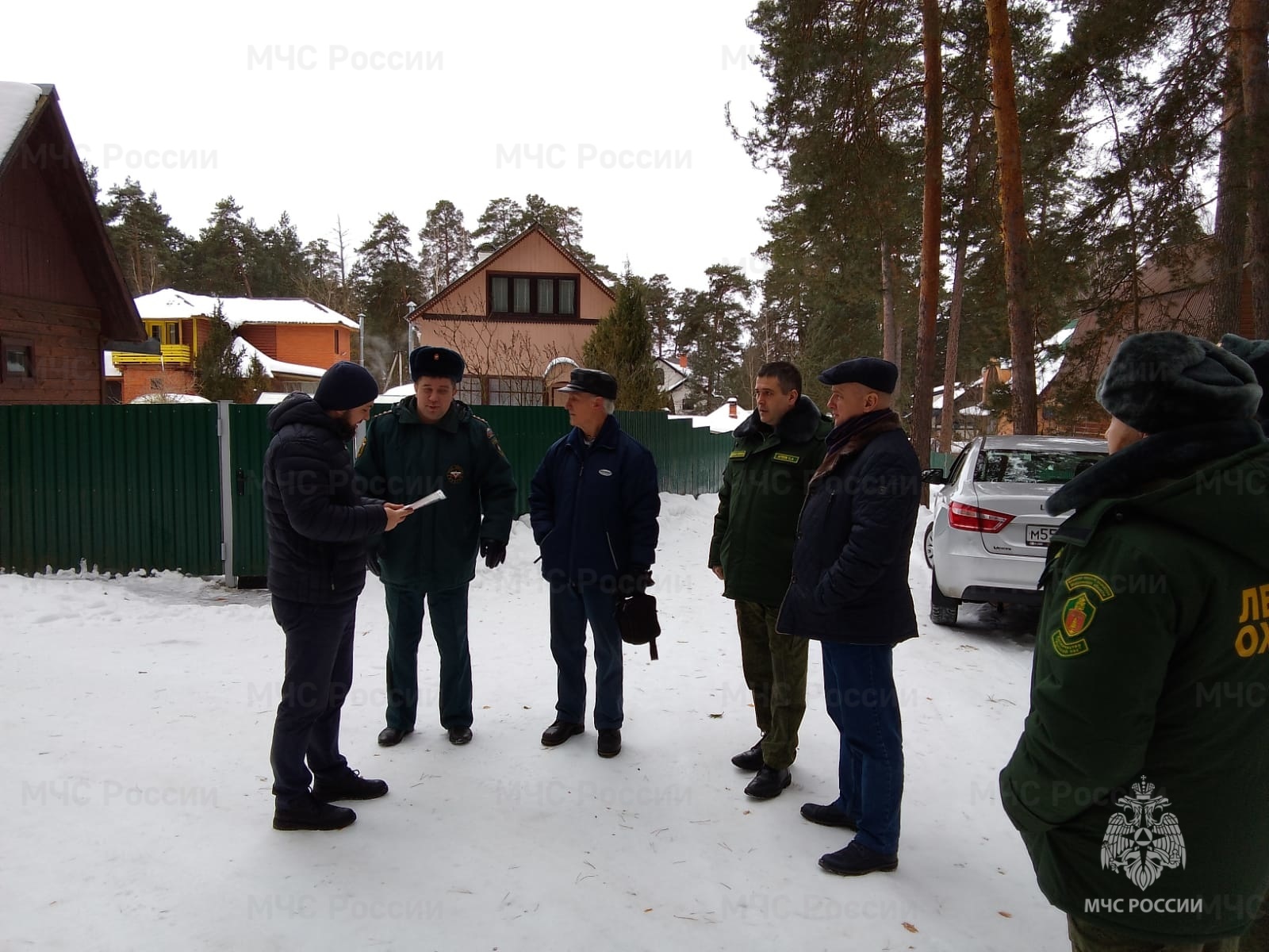 Спасатели Подмосковья обсудили вопросы безопасности с населением в г.о.  Серпухов - Новости - Главное управление МЧС России по Московской области