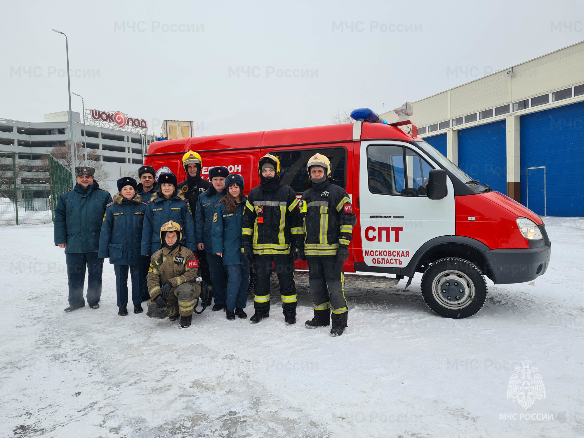 В территориальной службе пожаротушения с почетом проводили на пенсию  старшего помощника начальника дежурной смены - Новости - Главное управление  МЧС России по Московской области