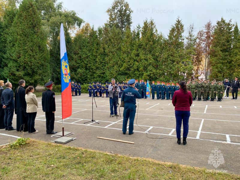 В Подмосковье сотрудники МЧС России приняли участие в военно-спортивном слете