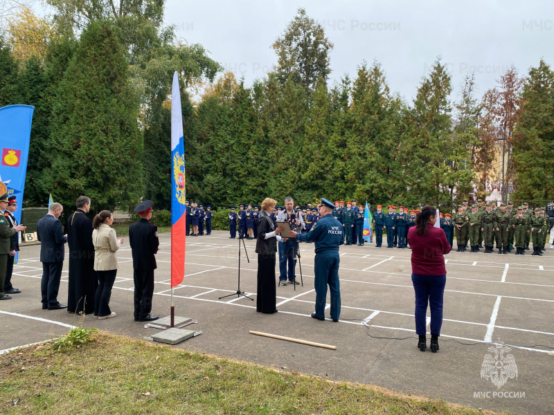 В Подмосковье сотрудники МЧС России приняли участие в военно-спортивном слете